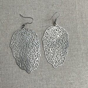 Elegant Silver Filigree Leaf Earrings